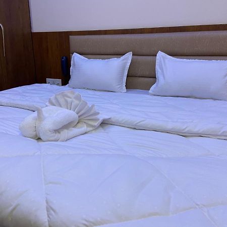 Hotel Tulsi Villa Дехрадун Экстерьер фото