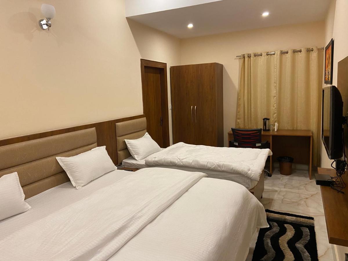 Hotel Tulsi Villa Дехрадун Экстерьер фото