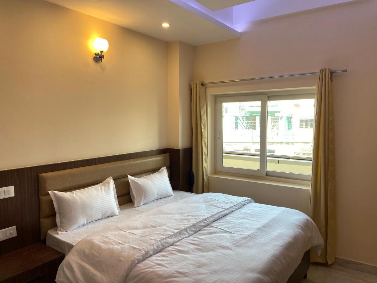 Hotel Tulsi Villa Дехрадун Экстерьер фото