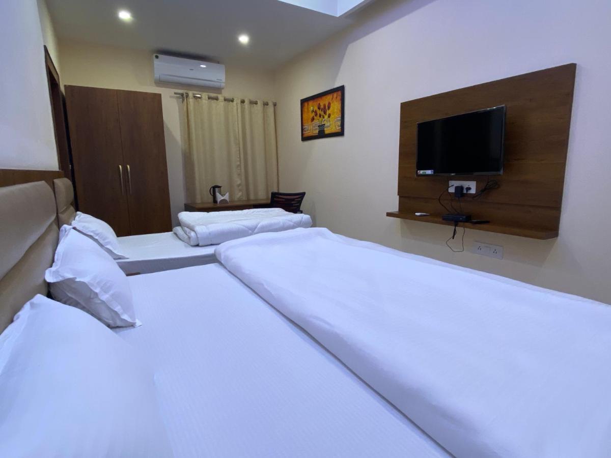 Hotel Tulsi Villa Дехрадун Экстерьер фото