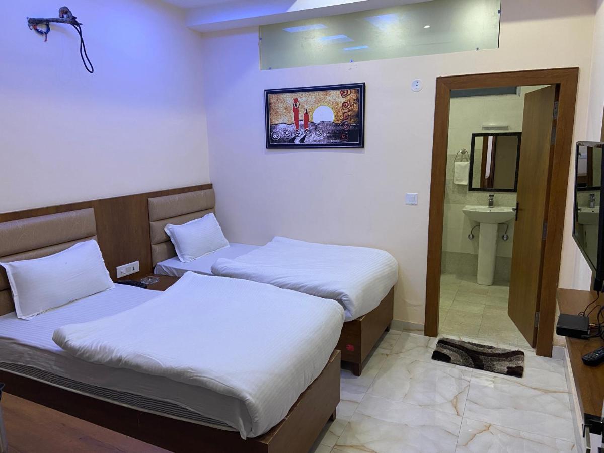 Hotel Tulsi Villa Дехрадун Экстерьер фото